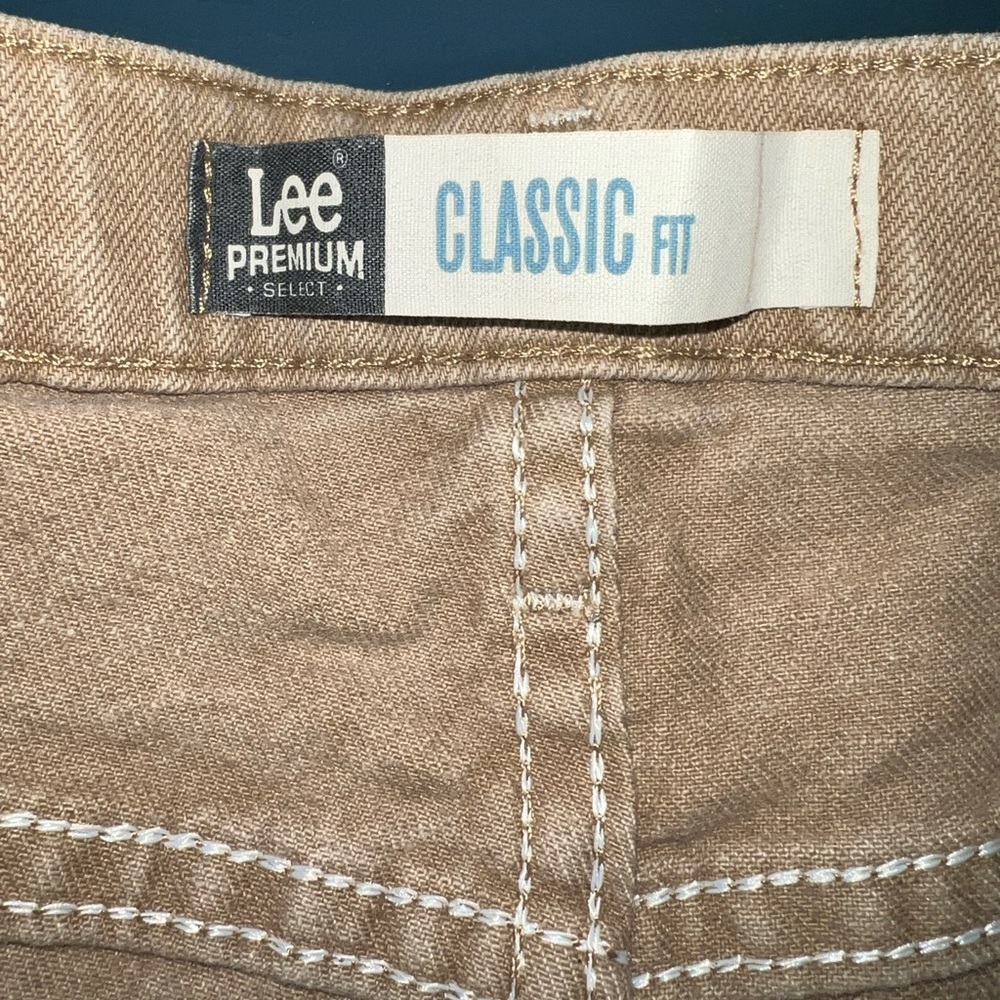 Men’s Lee classic fit tan jeans, size 42x30
